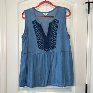 Chambray sleeveless peplum navy embroidered top shirt 1X Crown& Ivy costal
